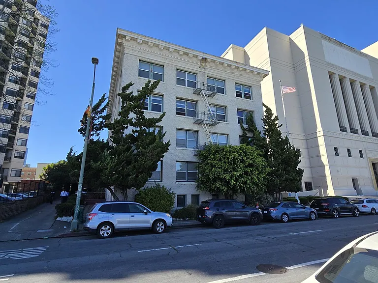 1 bed, 1.0 bath, 680 sqft, $2,195 — Photo 2