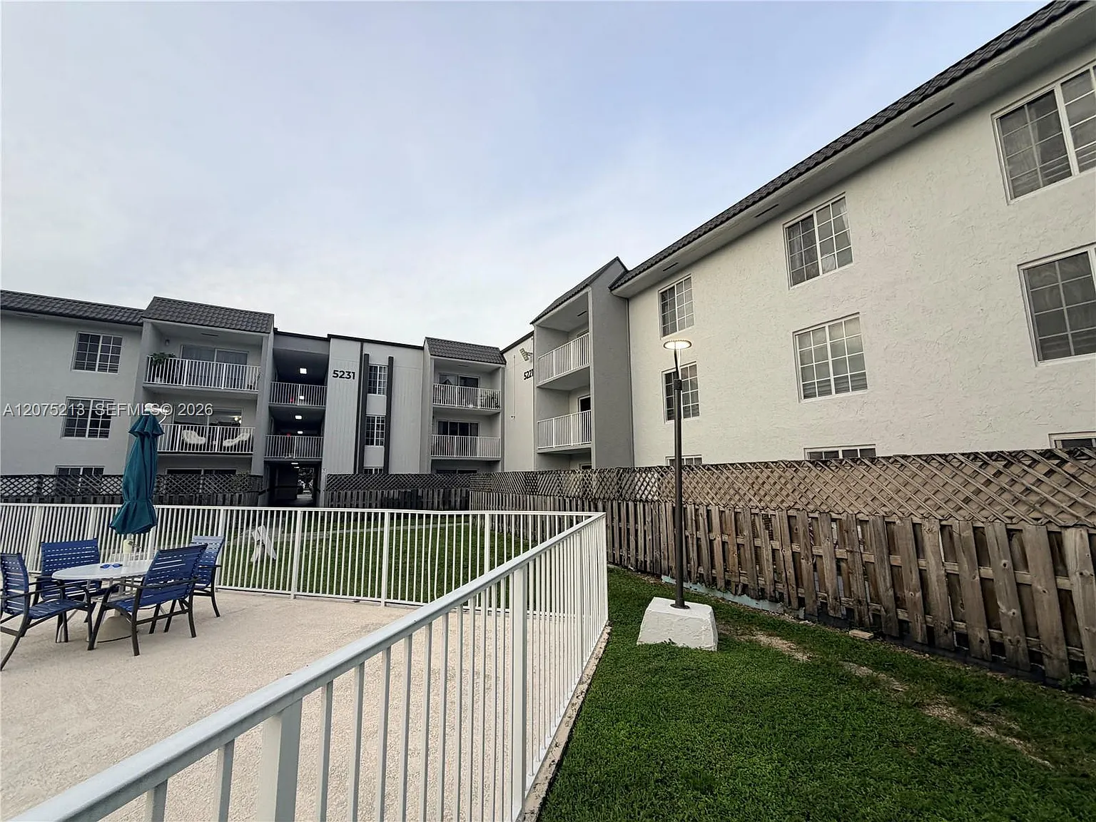 Doral Gardens Ii Condo — Photo 2