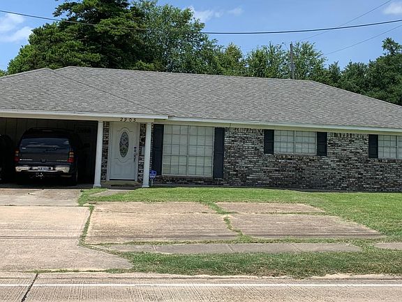 2nd image of 2903 Forsythe Ave