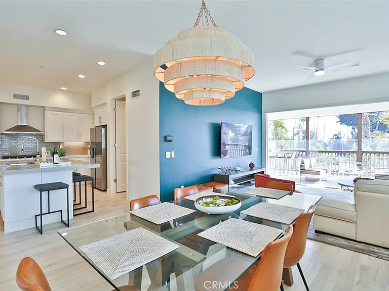 1529 Doheny Way — Photo 1
