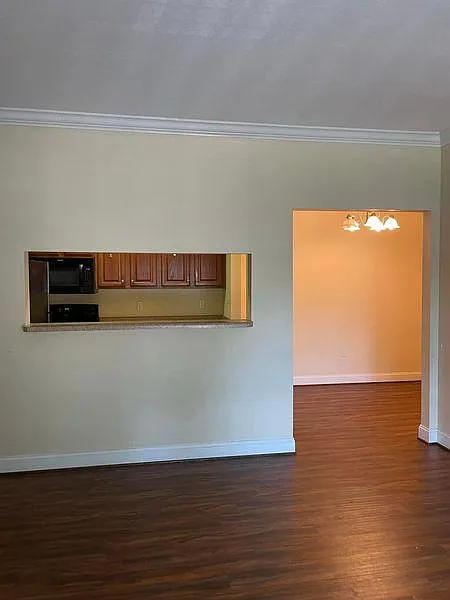 2 bed, 1000 sqft, $1,200 — Photo 4