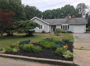 5 Jodi Dr, Manorville, NY 11949