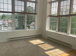 8 Grove St #207, Dover, NH 03820