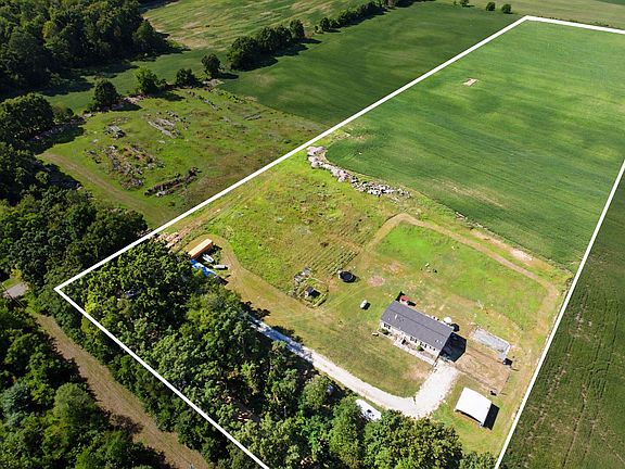 2nd image of 256 Hatfield Rd