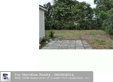 3rd image of 1591 NE 43rd Ct