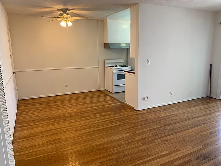 1138 S La Cienega Blvd #9 — Photo 6