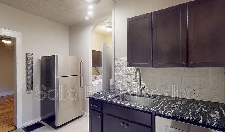 511 E Platte Ave #1 — Photo 6