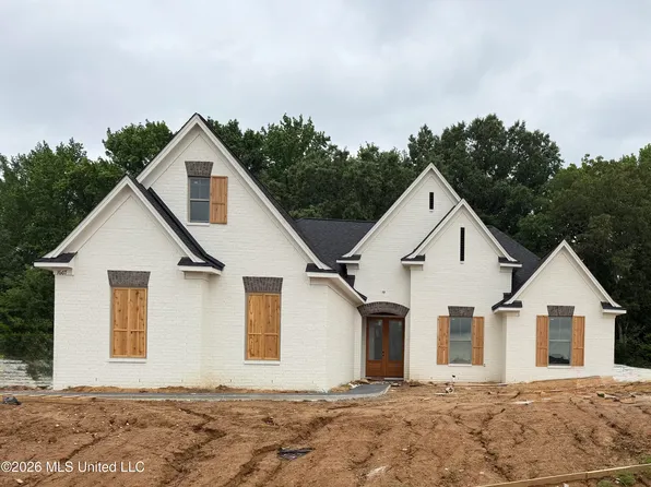 1667 Baisley Dr, Nesbit, MS 38651
