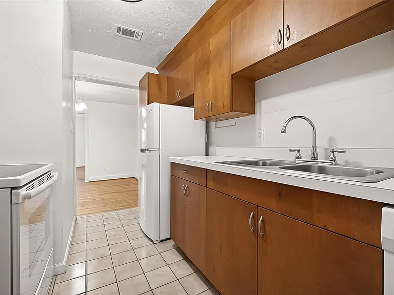 609 Cortlandt St #3 — Photo 15