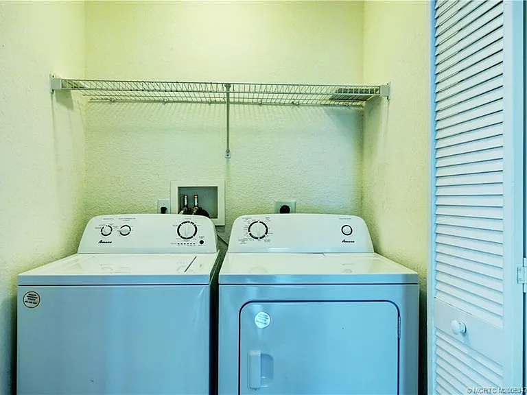 49 SE Sedona Cir #101 — Photo 31