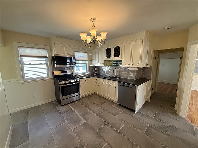 19 Chauncey St #2 — Photo 10