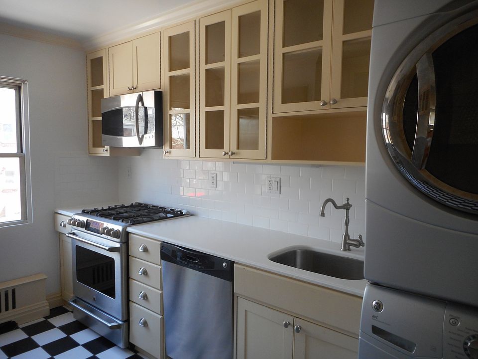 1st image of 800 Forest Ave APT 4G