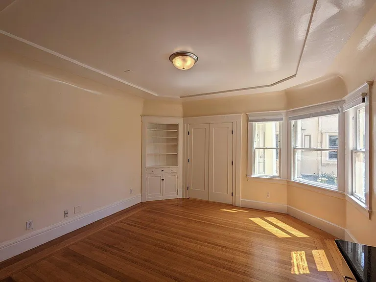 Main living room / kitchen area