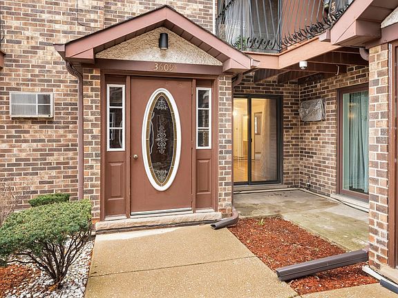 2nd image of 3609 N Narragansett Ave APT 102