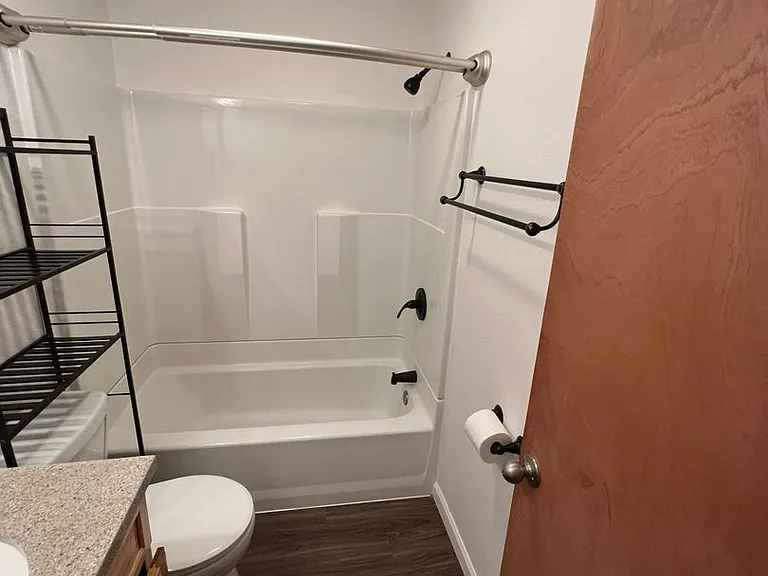 1016 E Roosevelt Ave — Photo 22