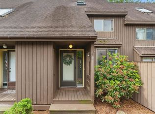 27 Silverton Dr, Nashua, NH 03062