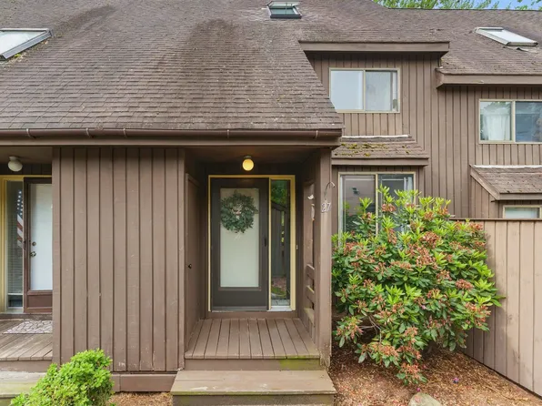 27 Silverton Drive, Nashua, NH 03062