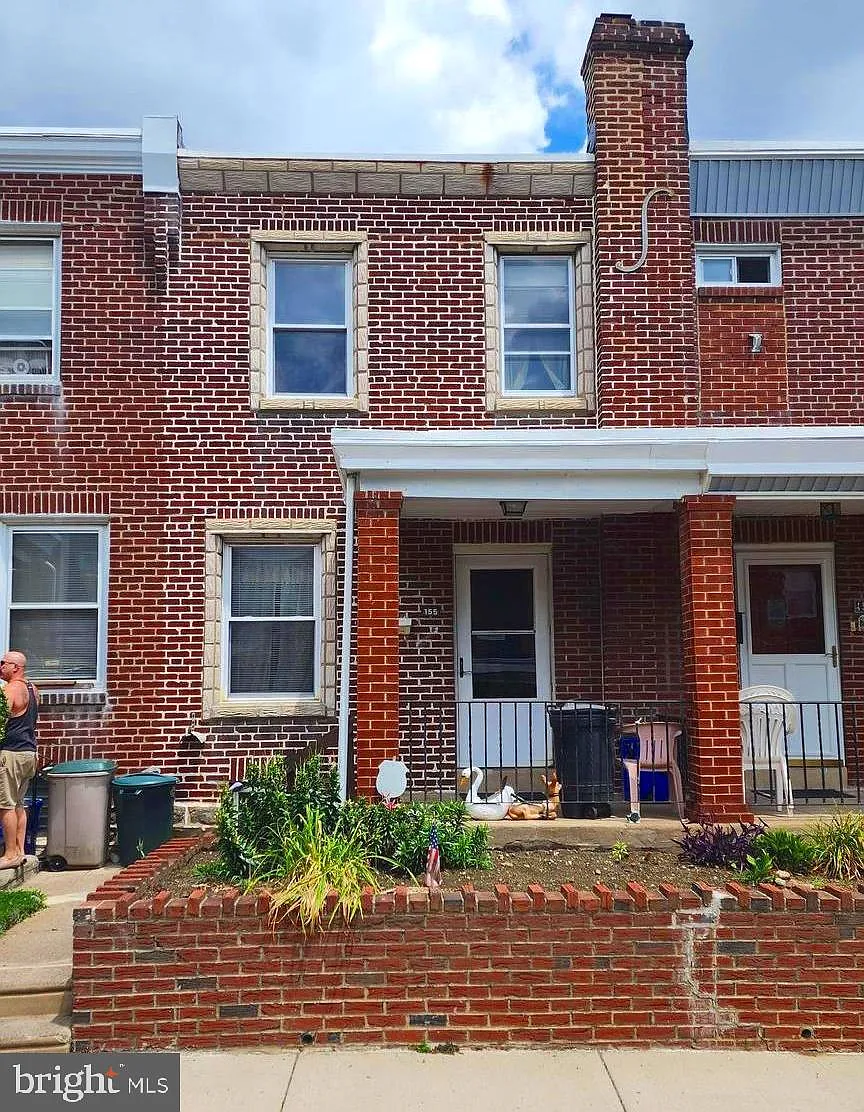 155 Fern St photo 1