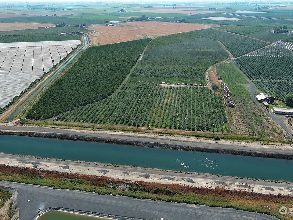 view from North Border looking South>