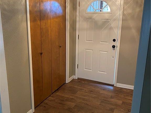 3rd image of 308 Teakwood Dr