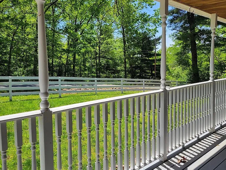 873 Oakmont Dr — Photo 2