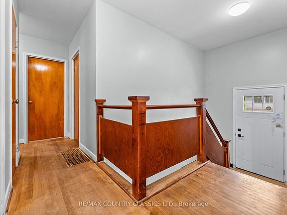 4th image of 1043 Estates Rd