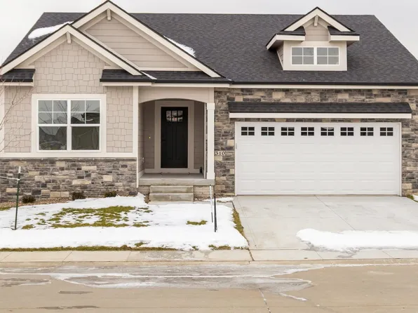 301 NE Country Meadow Dr, Ankeny, IA 50021