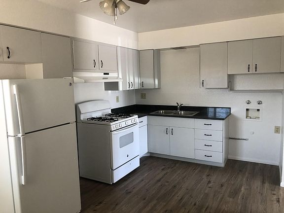 3rd image of 1019 Calle De Suenos
