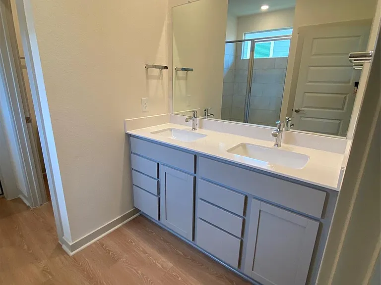2205 Sisterdale Ln — Photo 13