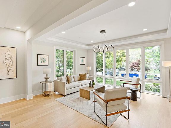 3rd image of 3706 Spring St