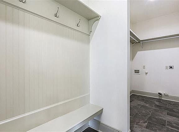 1st image of 3841 Plaza Dr