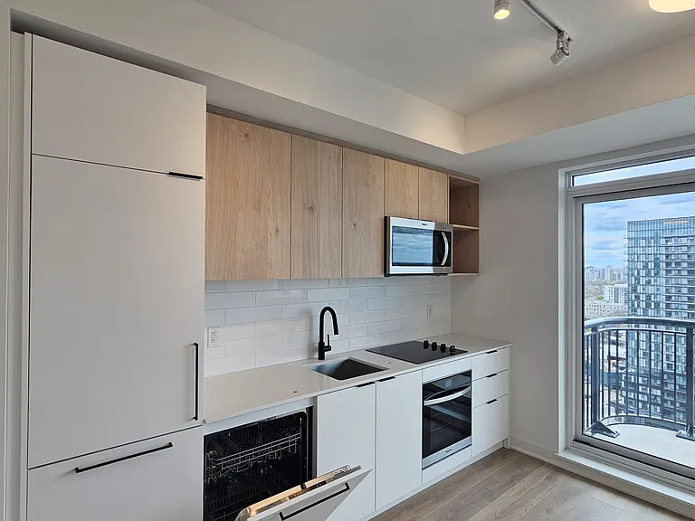 1185 Dupont St #1911 — Photo 7