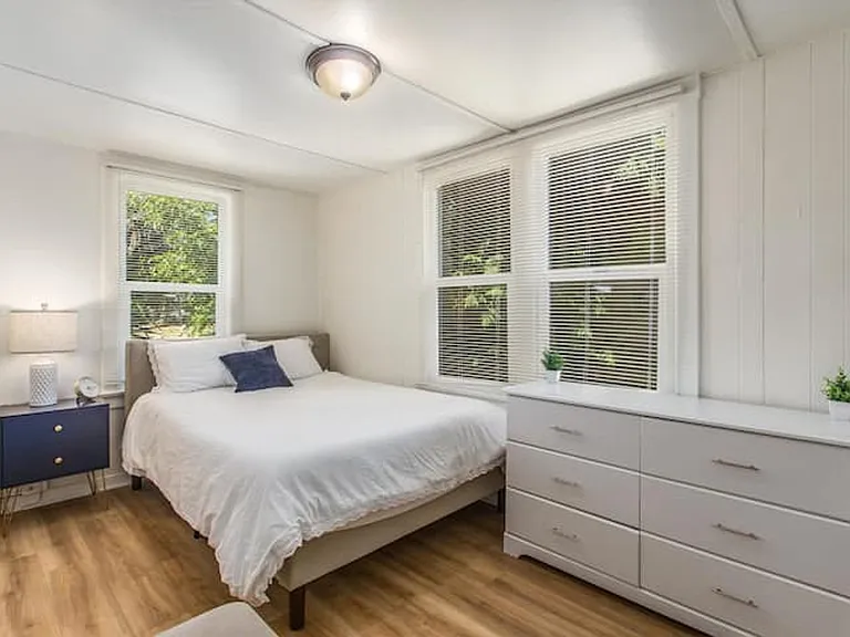 1359 Jasper Ave #2 — Photo 32