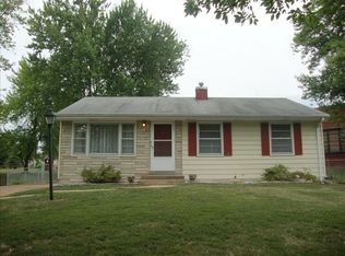 207 Ramsey Ln, Ballwin, MO 63021