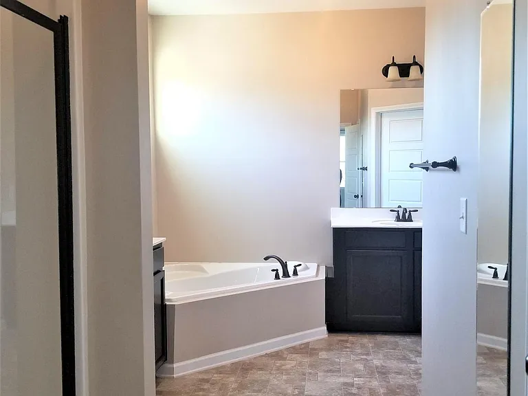 411 Cyrus Thompson Dr — Photo 33