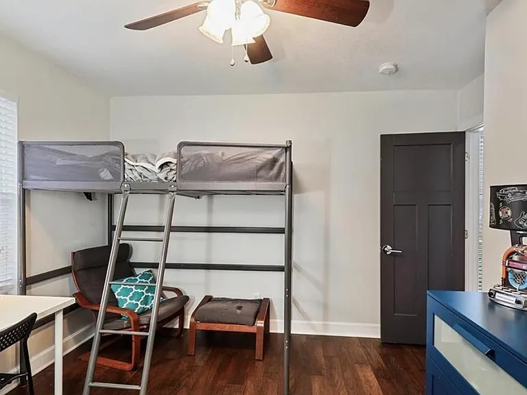4536 Bell St — Photo 10