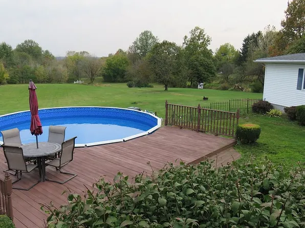 251 N Mecca, Cortland, OH 44410