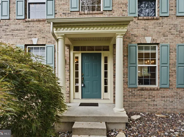 1222 Indian Trail Dr, Downingtown, PA 19335