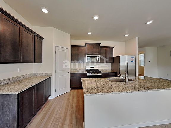 4th image of 1221 W 17th Ave