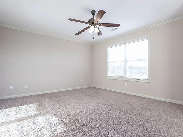 537 Pringle Dr — Photo 7