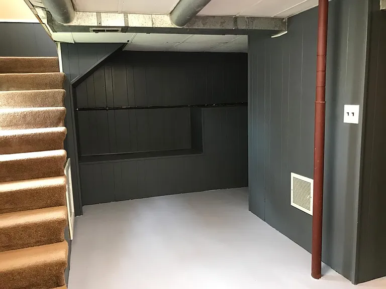 Basement Room/Laundry Area