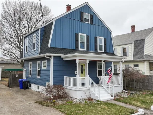 19 Oswald St, Pawtucket, RI 02861