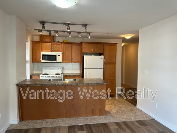 598 Sutherland Ave, Kelowna, BC