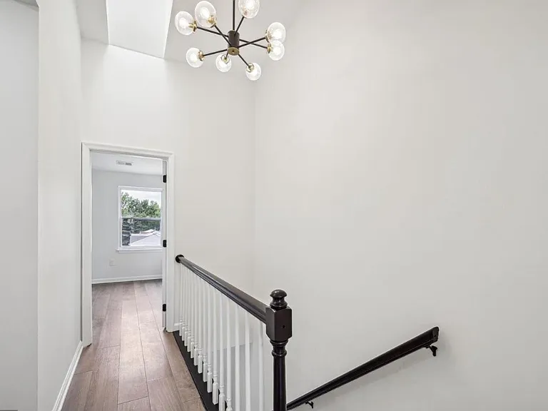10611 Campus Way S — Photo 1