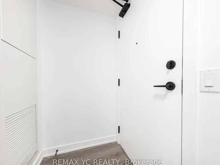 100 Queen St E #3301 — Photo 3