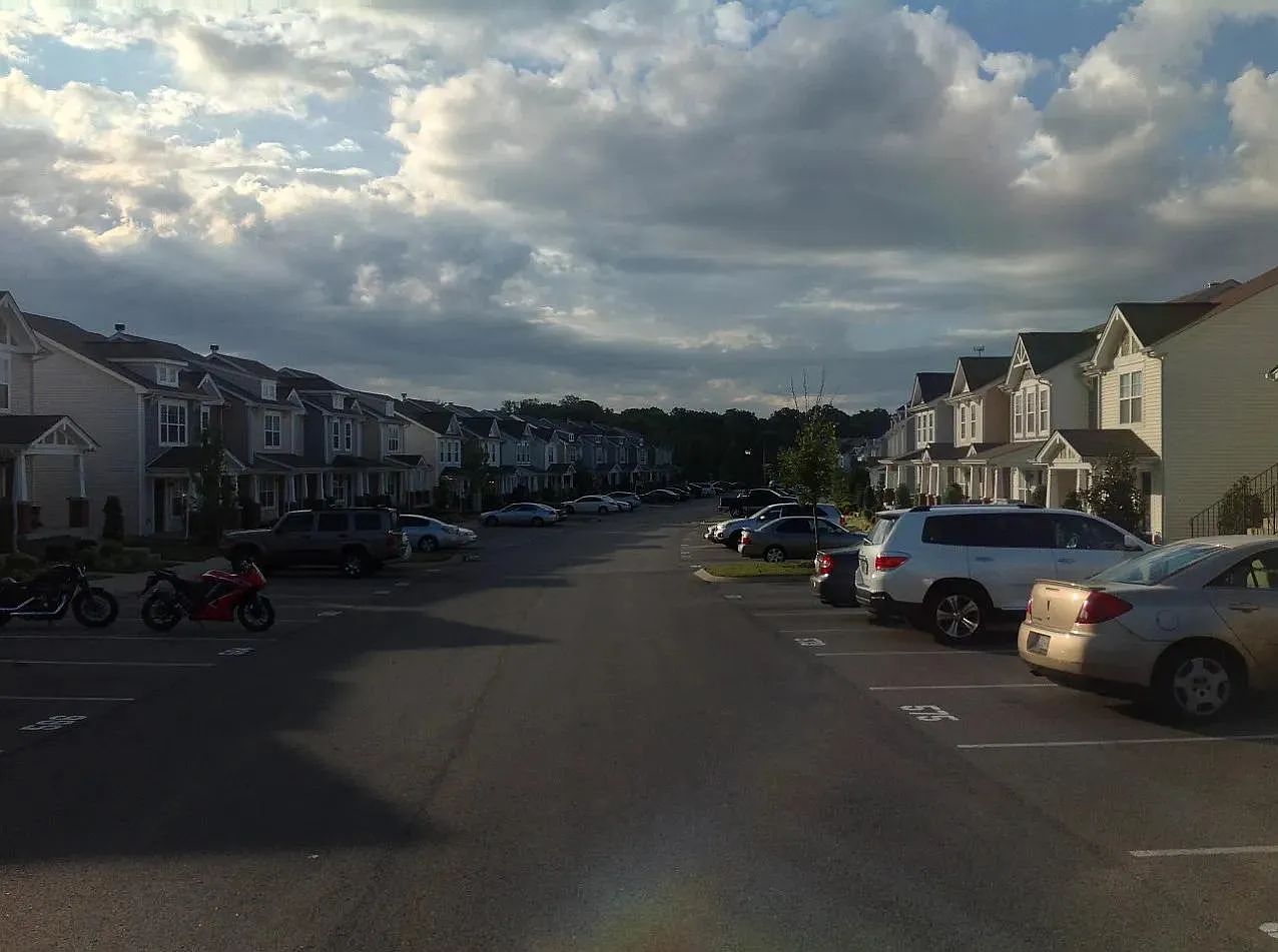 2 bed, 2.5 bath, 1216 sqft, $1,700 — Photo 3