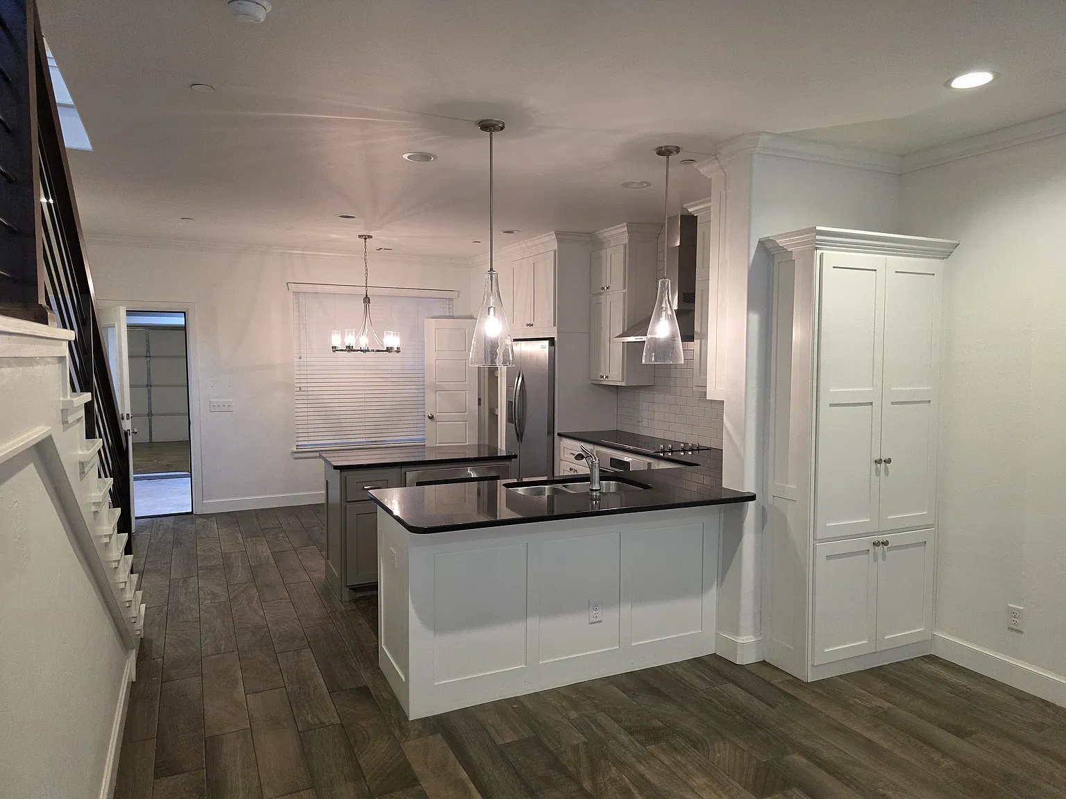 4 bed, 2.5 bath, 1756 sqft, $1,998 — Photo 2