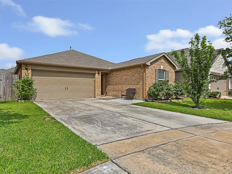 20805 Langworth Pl — Photo 3