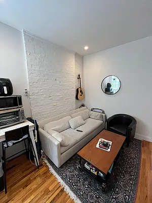 Rented by Point NYC | media 16