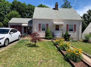 154 Wilmot Rd, Hamden, CT 06514